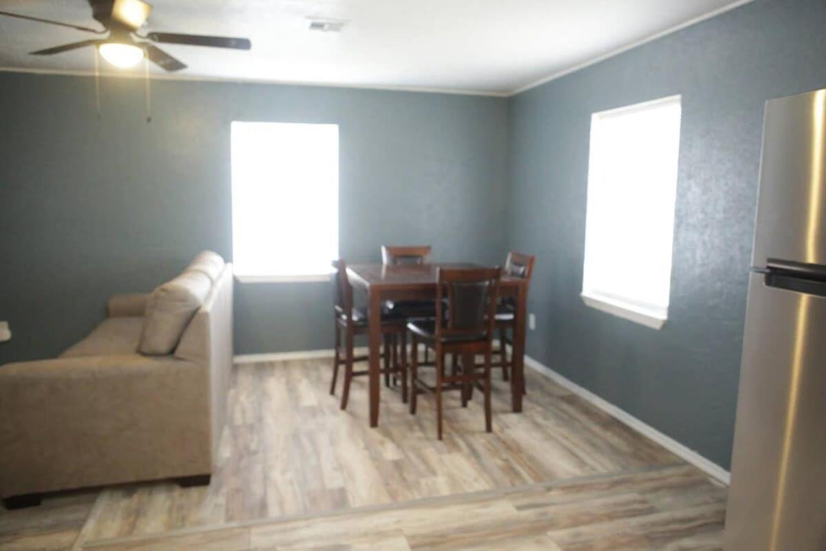1 Bedroom With A Fireplace Close To Base Lawton Exteriér fotografie